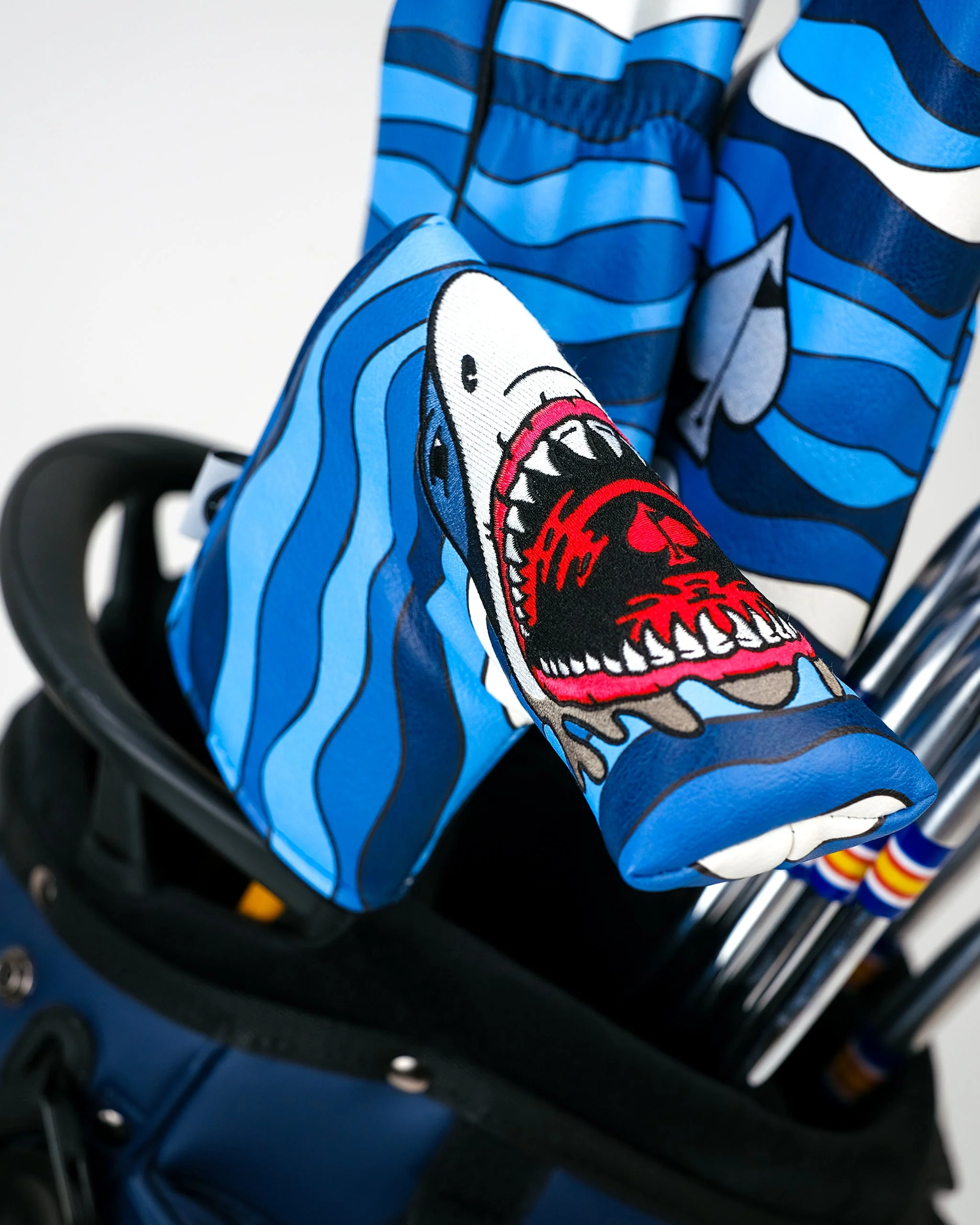 Shark Attack Blade Putter Cover - Image 17
