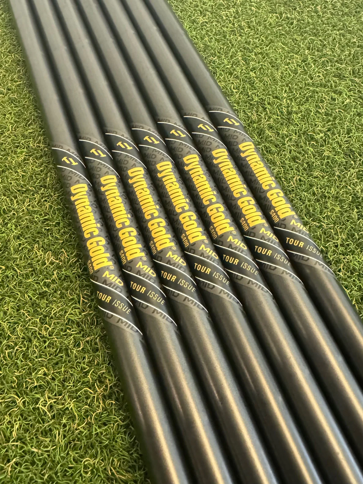 True Temper Dynamic Gold GUNMETAL MID 130g Tour Issue Iron Shaft .355" Taper Tip - Image 3