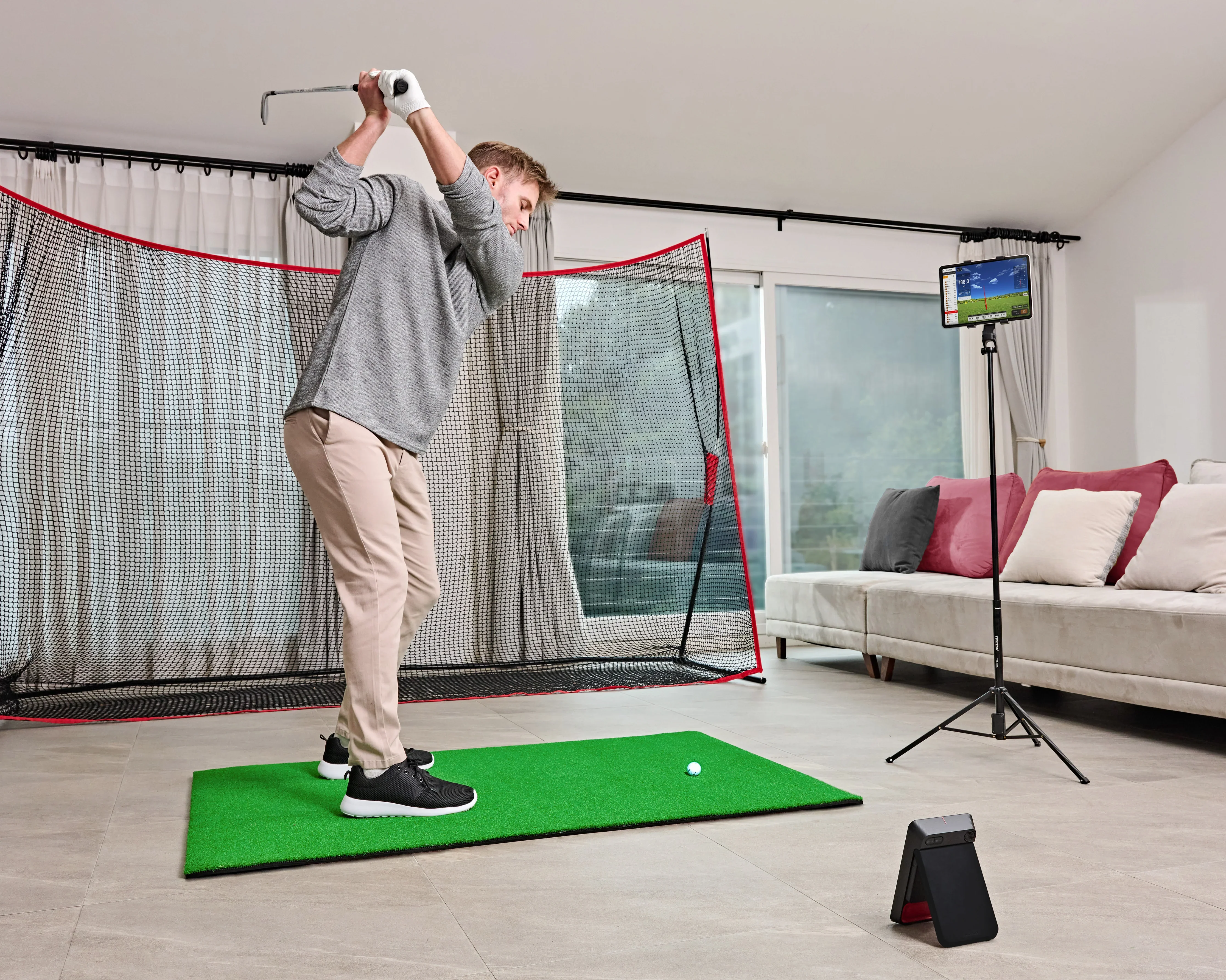 Voice Caddie Swing Caddie SC4 PRO Launch Monitor + Simulator - Image 5